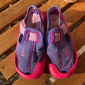 ❌SOLD❌Girls Nike Sunray Protect Shoes Size 10C